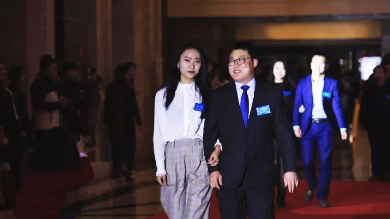 “感恩相伴?筑夢(mèng)同行”——龍港集團(tuán)2019新春年會(huì)盛大舉行！