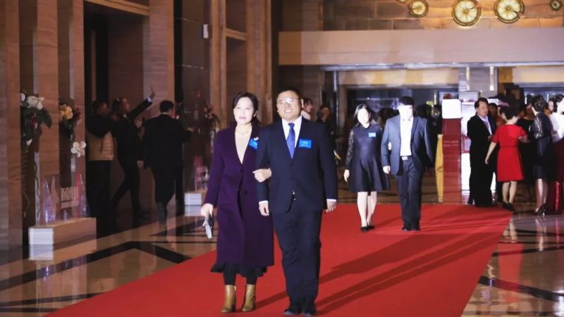 “感恩相伴?筑夢(mèng)同行”——龍港集團(tuán)2019新春年會(huì)盛大舉行！