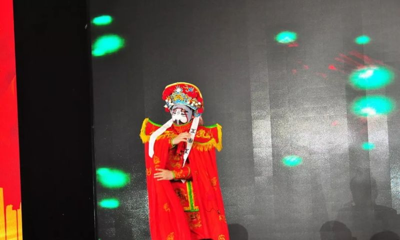 “感恩相伴?筑夢(mèng)同行”——龍港集團(tuán)2019新春年會(huì)盛大舉行！