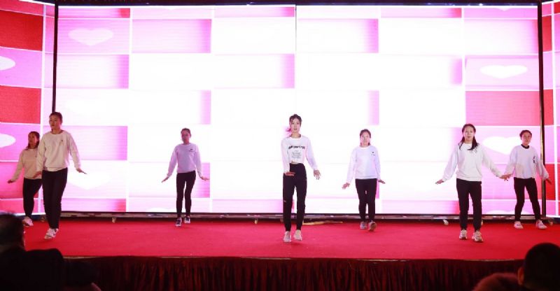 “凝心聚力 ·砥礪前行”— 龍港集團2020新春年會完美收官！