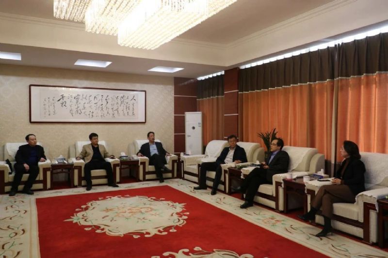 市委常委、組織部部長胡筱芹陪同中汽中心專家到龍港汽車城進(jìn)行調(diào)研