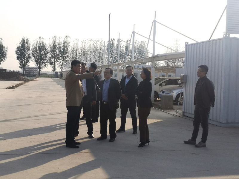 市委常委、組織部部長胡筱芹陪同中汽中心專家到龍港汽車城進(jìn)行調(diào)研